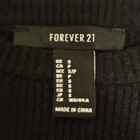 Forever 21 knitted cropped shirt - Picture 1 of 4